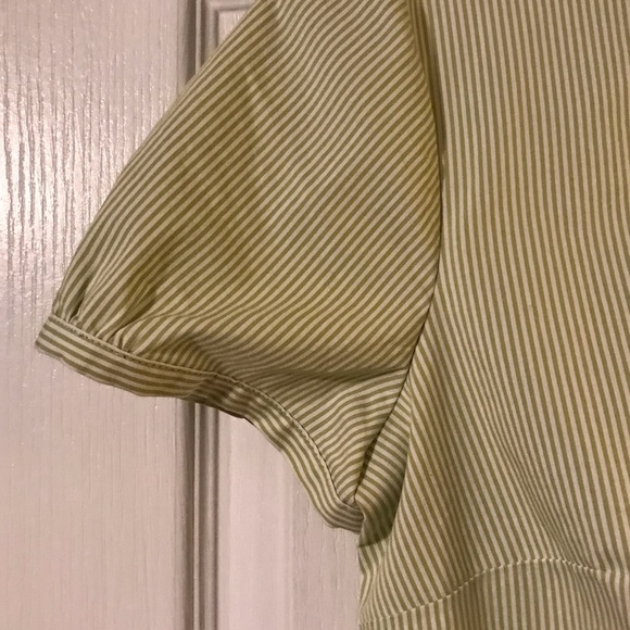 The Limited Lime & white stripe button up top in S - Picture 2 of 7